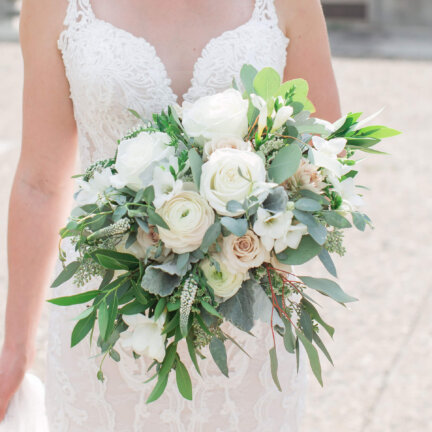 brides flower arrangement